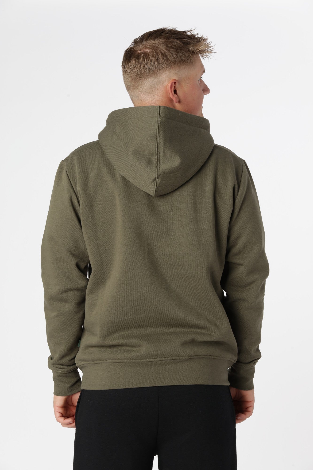 Kronstadt hoodie i farven army designet med fokus på kvalitet, holdbarhed og funktion