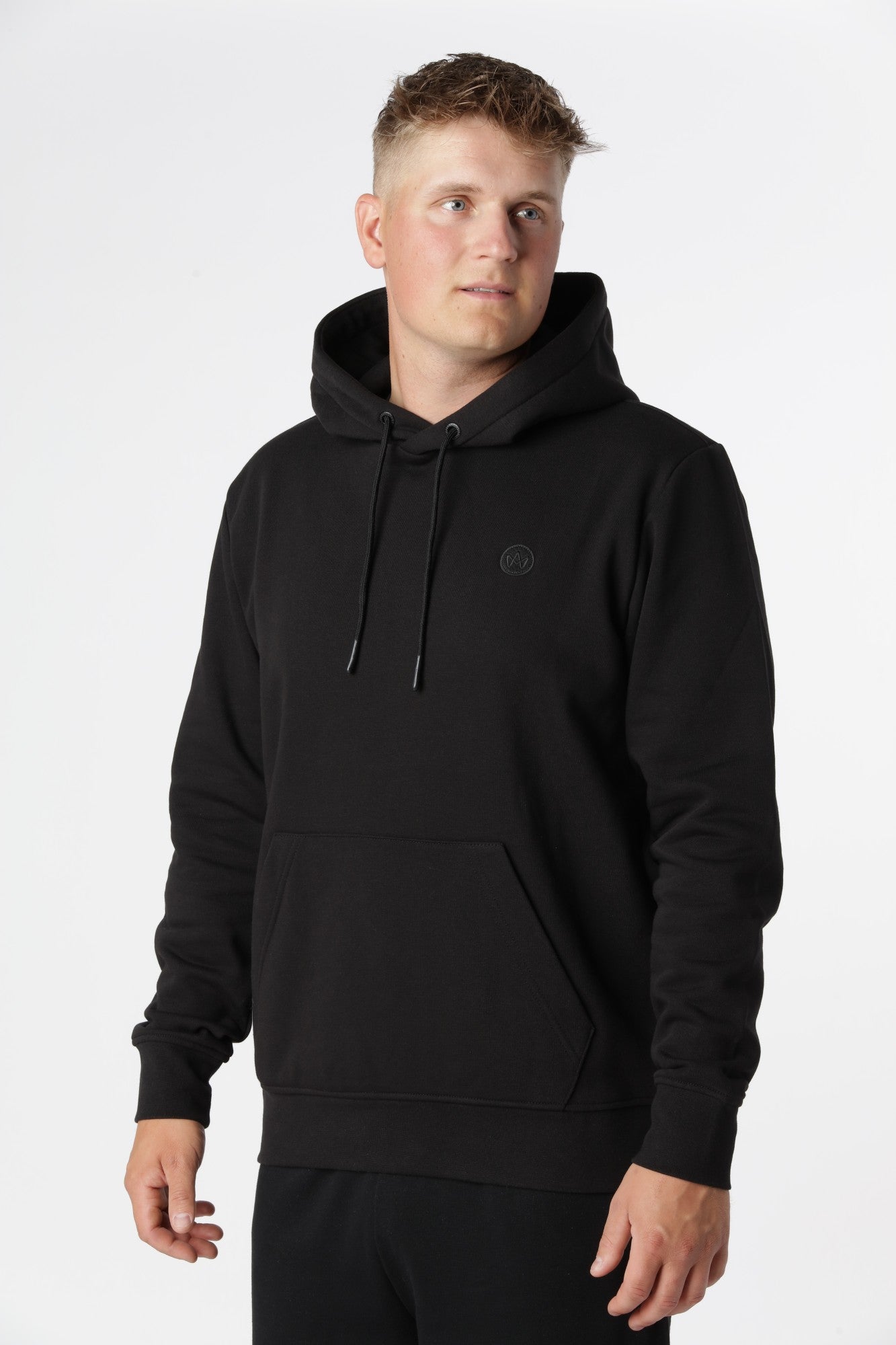 Sort Kronstadt Hoodie med børstet inderside for blød komfort i hverdagen