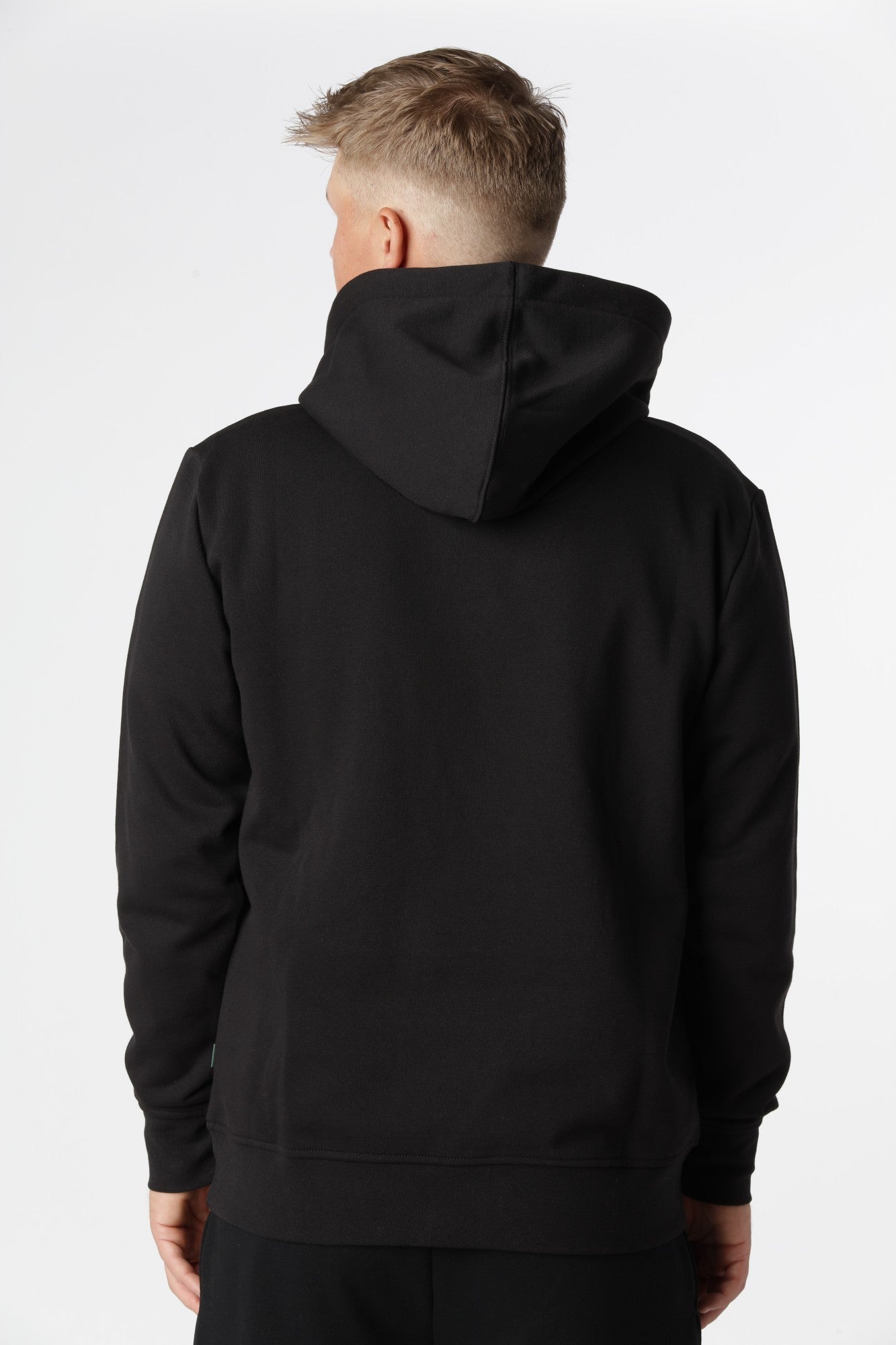 Sort Kronstadt Hoodie med tidløst design og tone-i-tone snøre