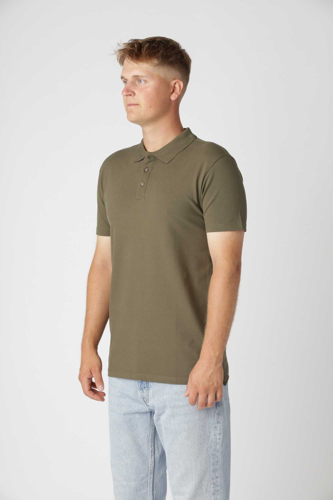 Shape polo i farven new army med ribkrave og klassisk 3-knaps lukning