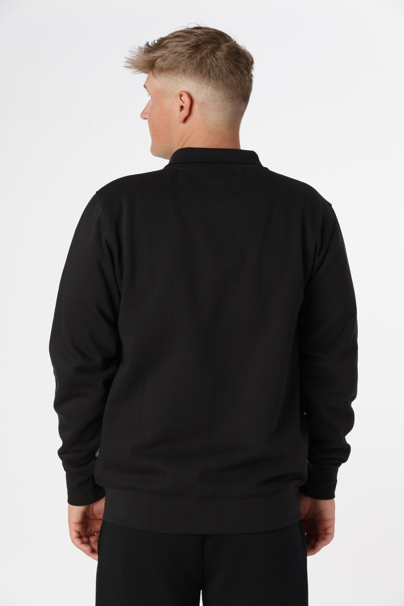 Tidløs Kronstadt Zip-up i farven Sort med enkel funktionalitet og holdbare materialer