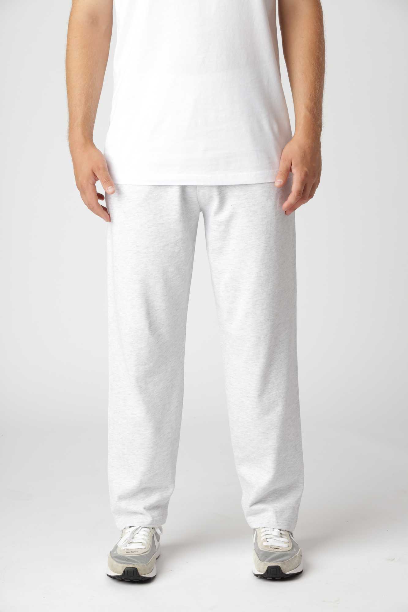 Straight sweatpants i farven grå med lige ben og minimalistisk snit