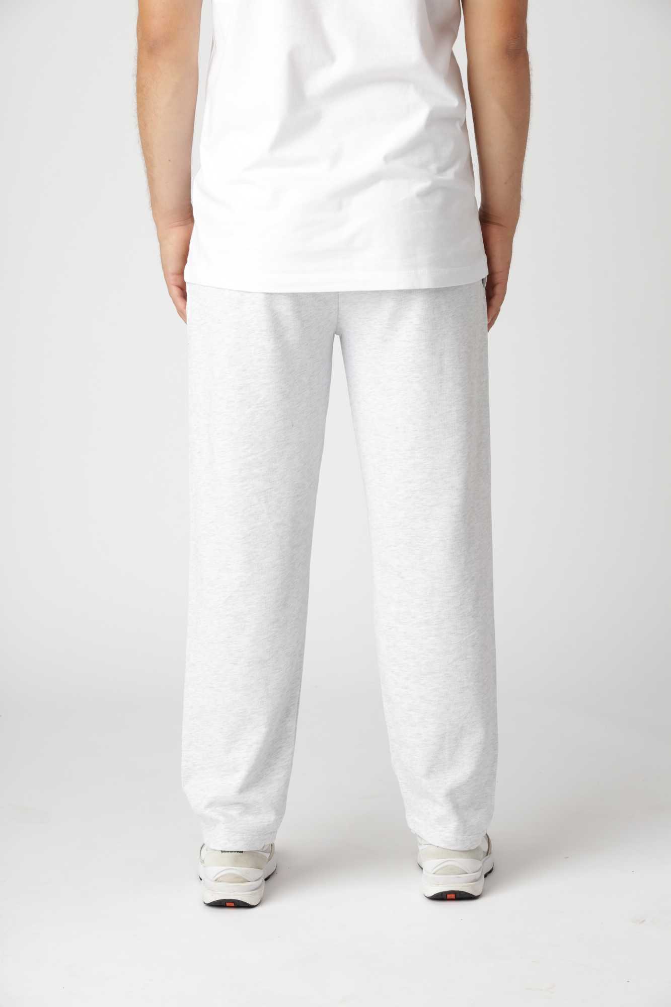 Straight sweatpants i farven grå, holdbare og nemme at kombinere med toppe