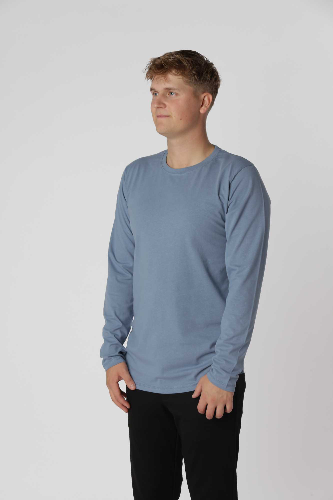 Essential langærmer t-shirt i farven Denim med afslappet pasform og helårskvalitet
