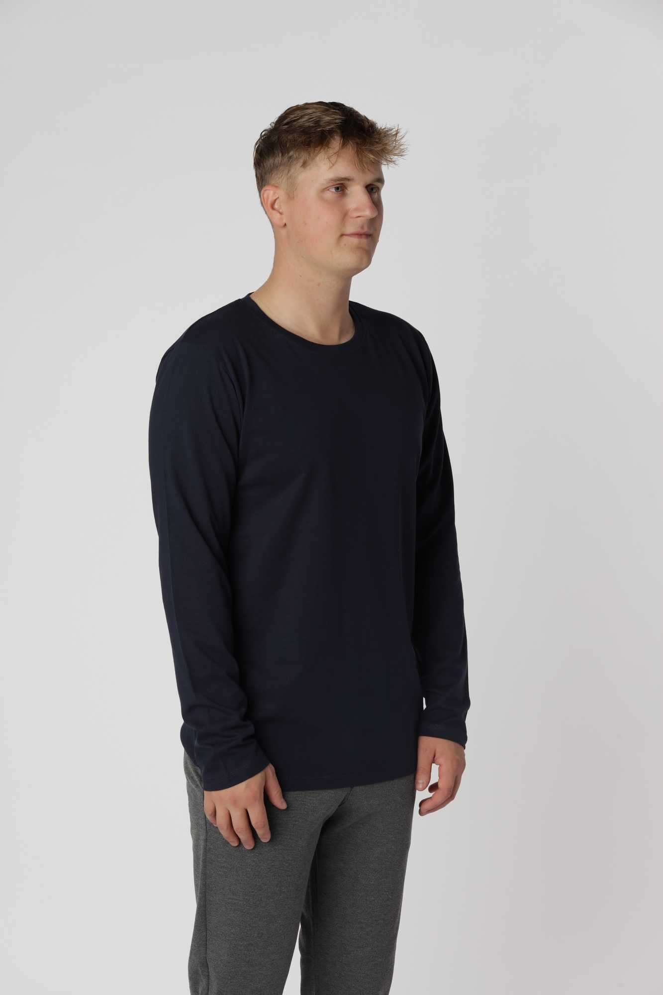 Essential langærmet t-shirt i Navy med mellemvægt og afslappet regular fit til helårsbrug