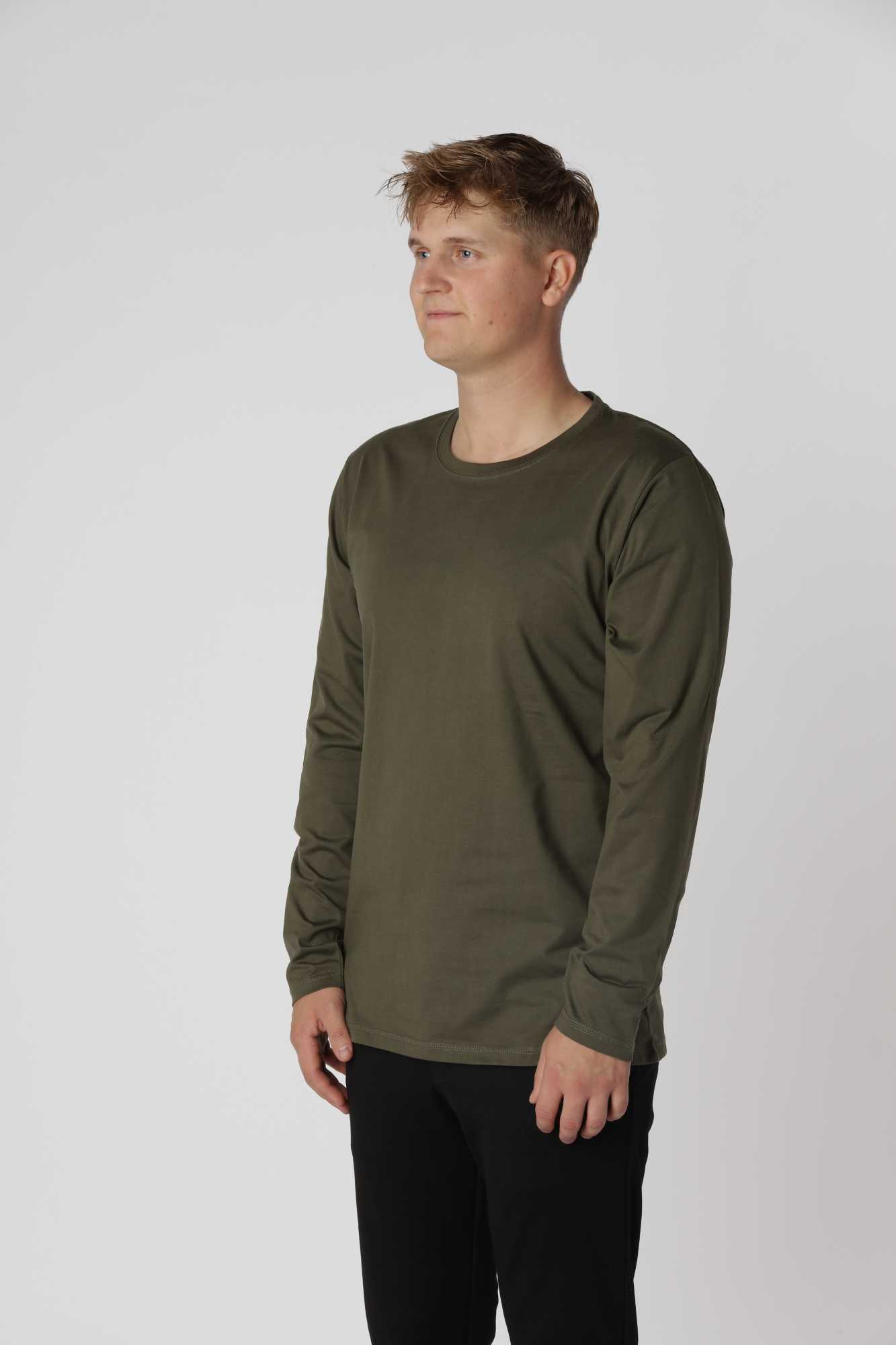 Essential langærmer t-shirt i farven new army med medium tykkelse og afslappet pasform