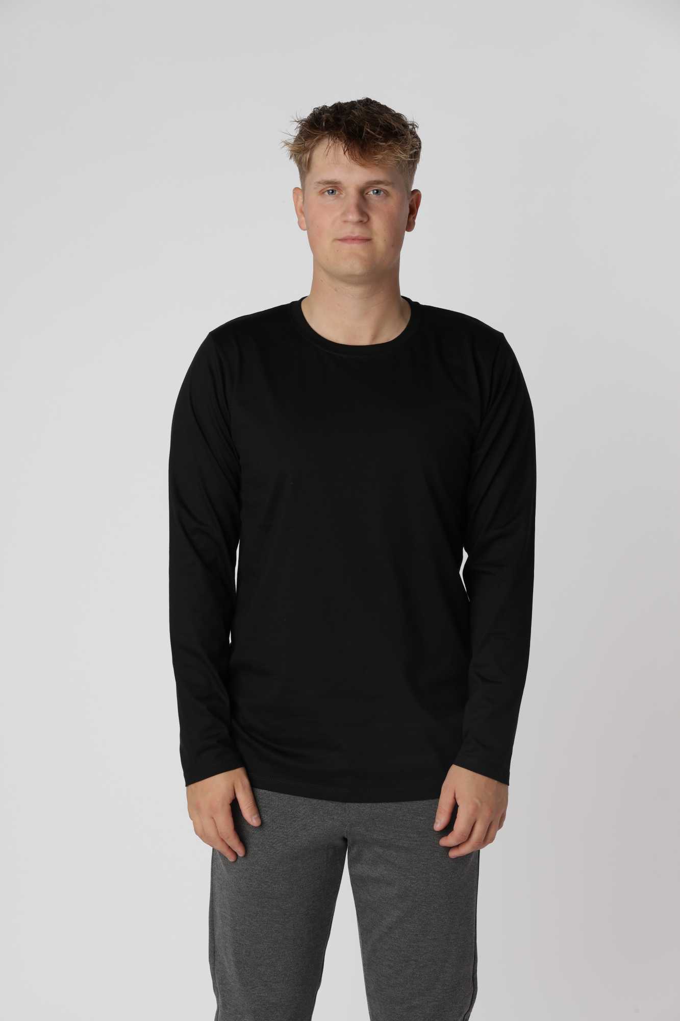 Essential langærmer t-shirt i farven sort i blød økologisk bomuld med regular fit