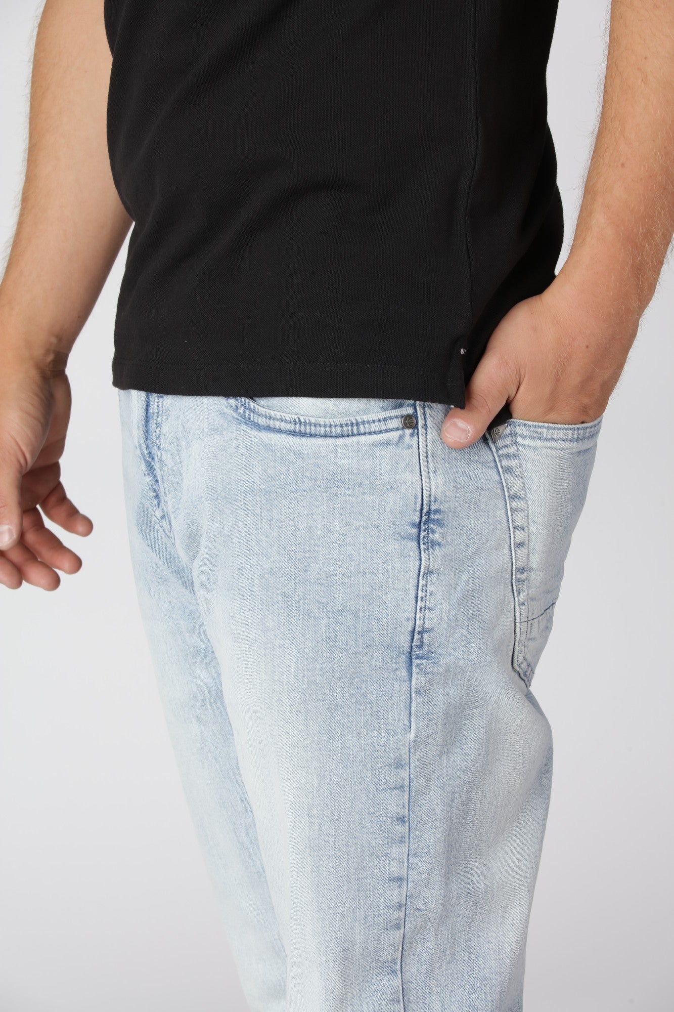 Jeans Tony, Isblå